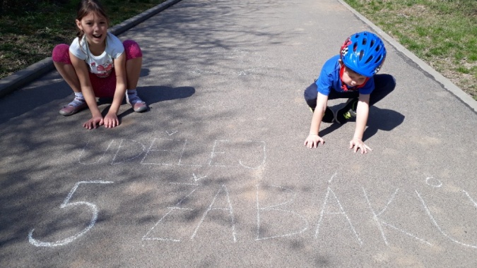 Duben distančně i prezenčně :) 