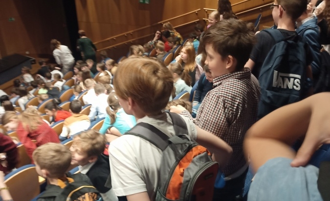 DIVADELNÍ PŘEDSTAVENÍ RONJA, DCERA LOUPEŽNÍKA