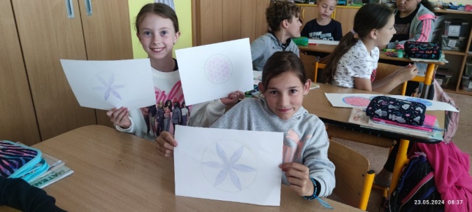 Rýsování geometrických květů
