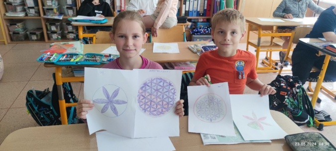 Rýsování geometrických květů