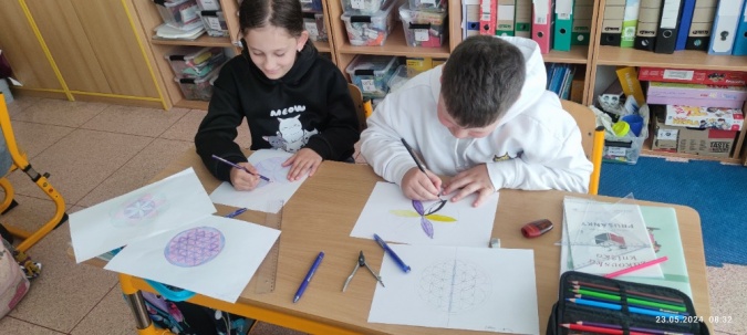 Rýsování geometrických květů