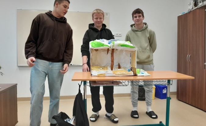 Projekt krasové jevy v podání třídy 9. A ....ani 3D projekty naše žáky neodradí