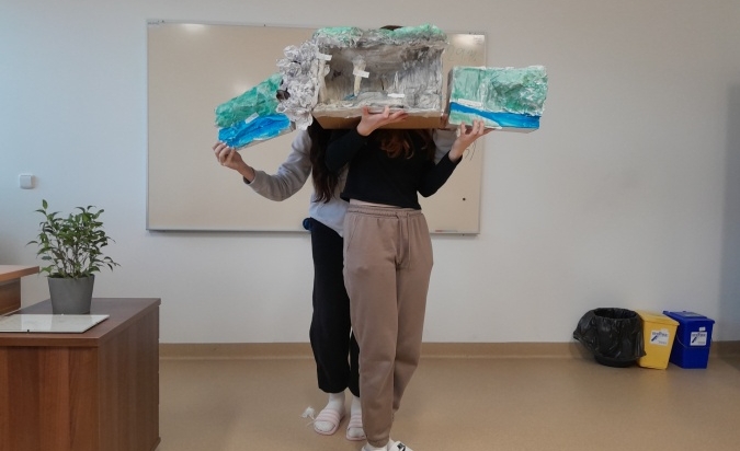 Projekt krasové jevy v podání třídy 9. A ....ani 3D projekty naše žáky neodradí