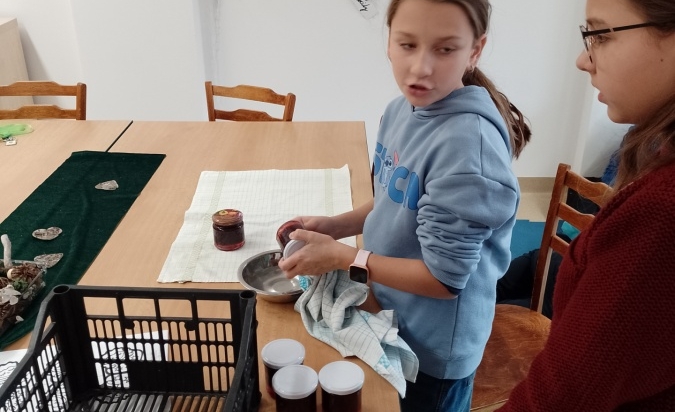 ..jak jsme chystali na jarmark...a pak se trošku napeklo 