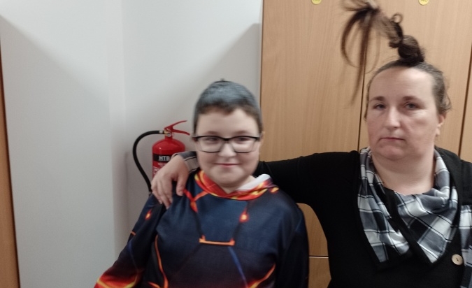 Den bláznivých účesů