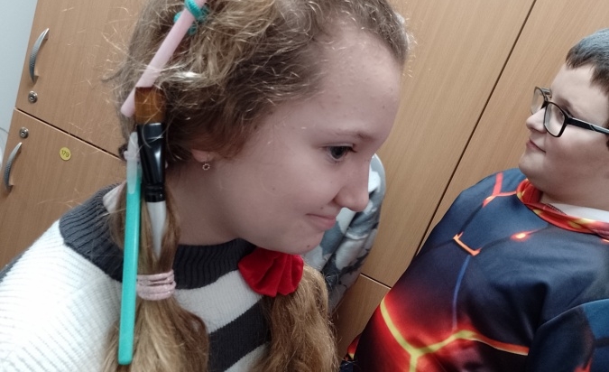 Den bláznivých účesů