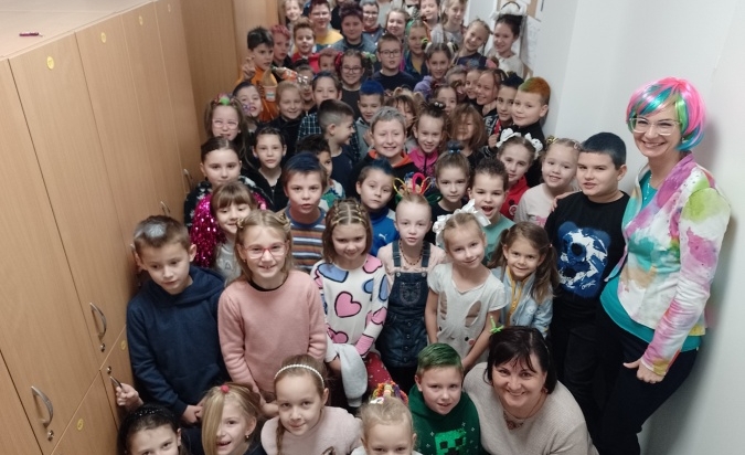 Den bláznivých účesů